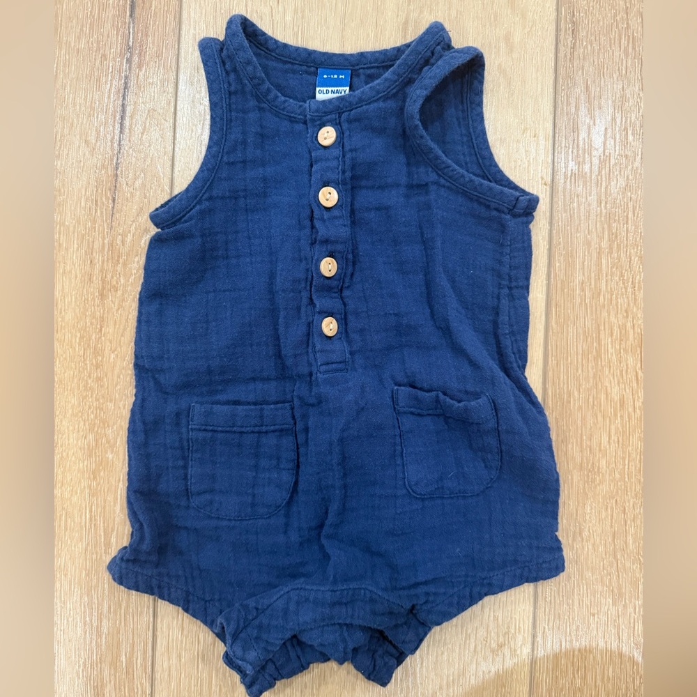 Old Navy Onesie / 6-12M
